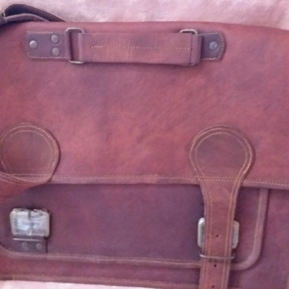 Accessories - NWOT Brown Leather Messenger Bag